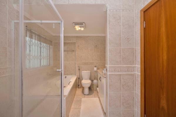 8 Bedroom Property for Sale in Rondebosch Western Cape